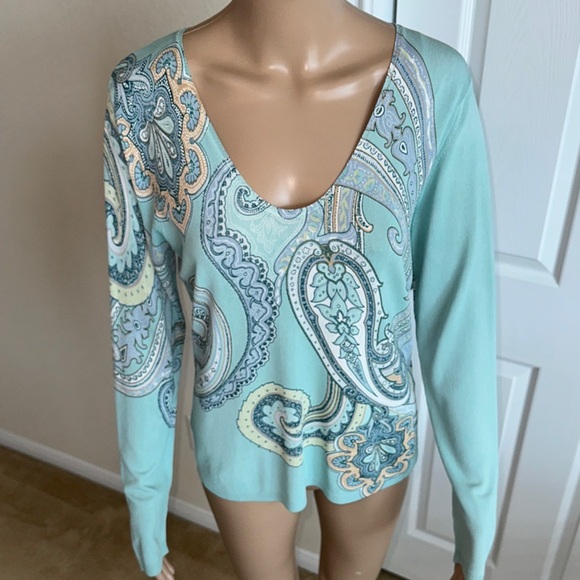Casual Corner Sweaters - NWT Casual Corner Mint Paisley Sweater Size Large.